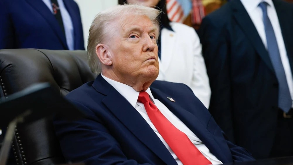 Трамп: На Иран му останаа само „брзи чамци“