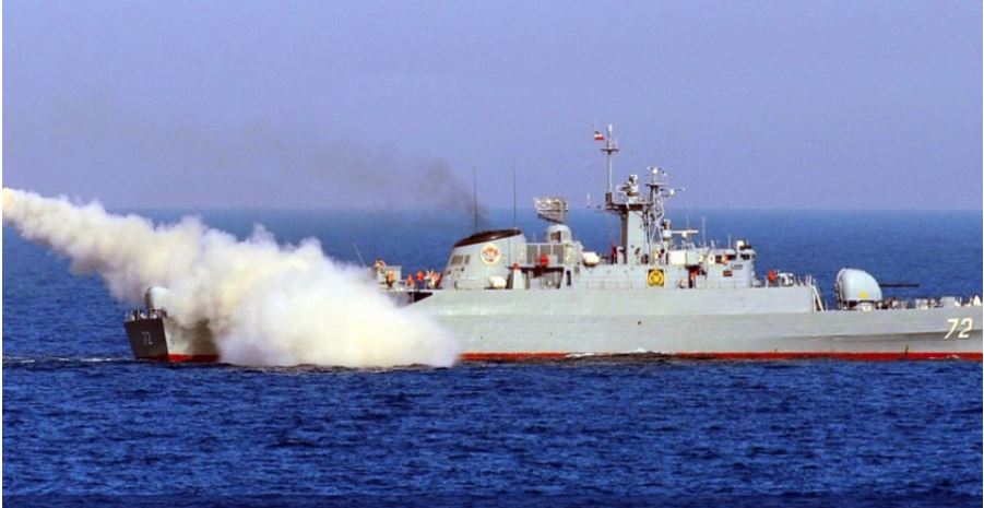 САД бомбардираа ирански пристаништа и острови, Иран нападна американски воени бродови