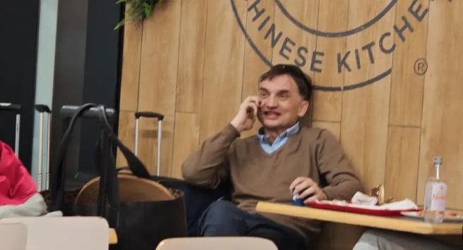 Поранешниот полски министер за правда избегал и од Унгарија, сликан на аеродром во САД