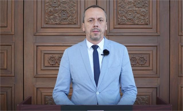Петрушевски: Слугата на официјална Софија – Филипче, се фаќа за сламката Бугари во Устав