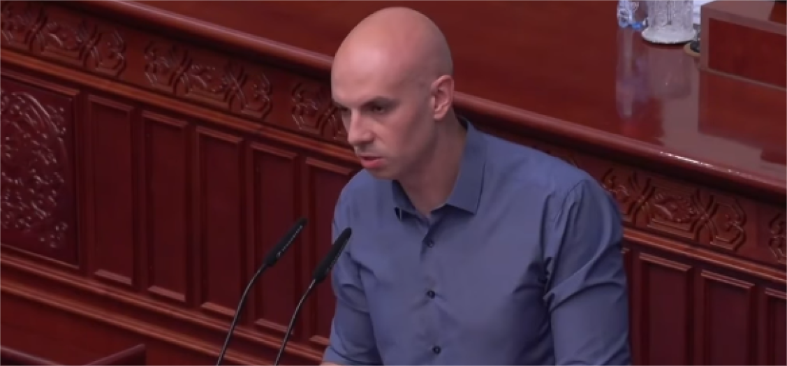 Крмов: Коалиција повторно проработи – ДУИ и ДПМНЕ го прошверцуваа Изборниот законик во собраниска процедура
