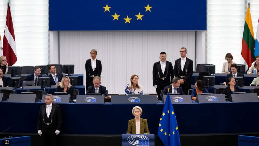 Фон дер Лајен подготвува забрана за социјалните мрежи за младите во ЕУ