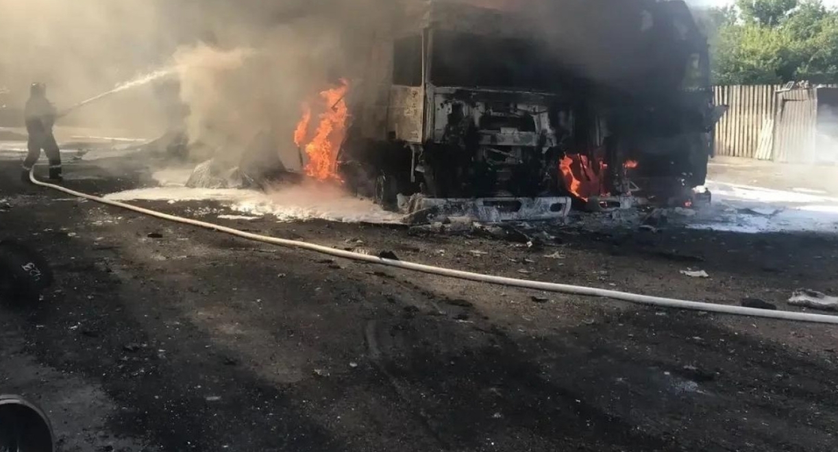 Петмина загинати во напад со дрон врз автобус во близина на украинската граница