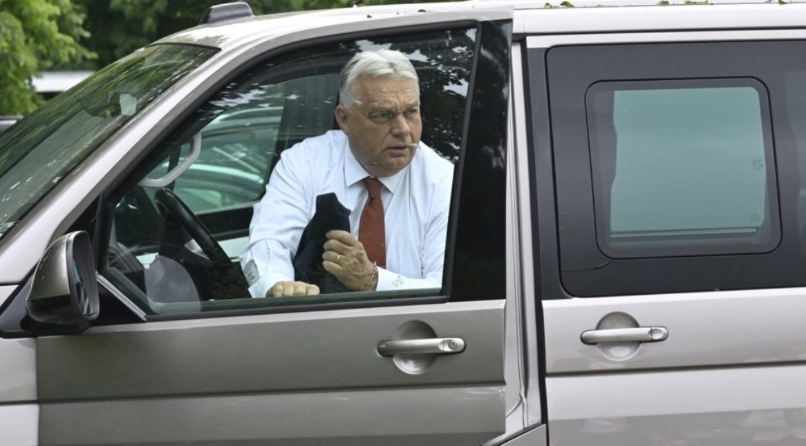 Обвинителите влегоа во партијата на Орбан – запленија сервери со податоци