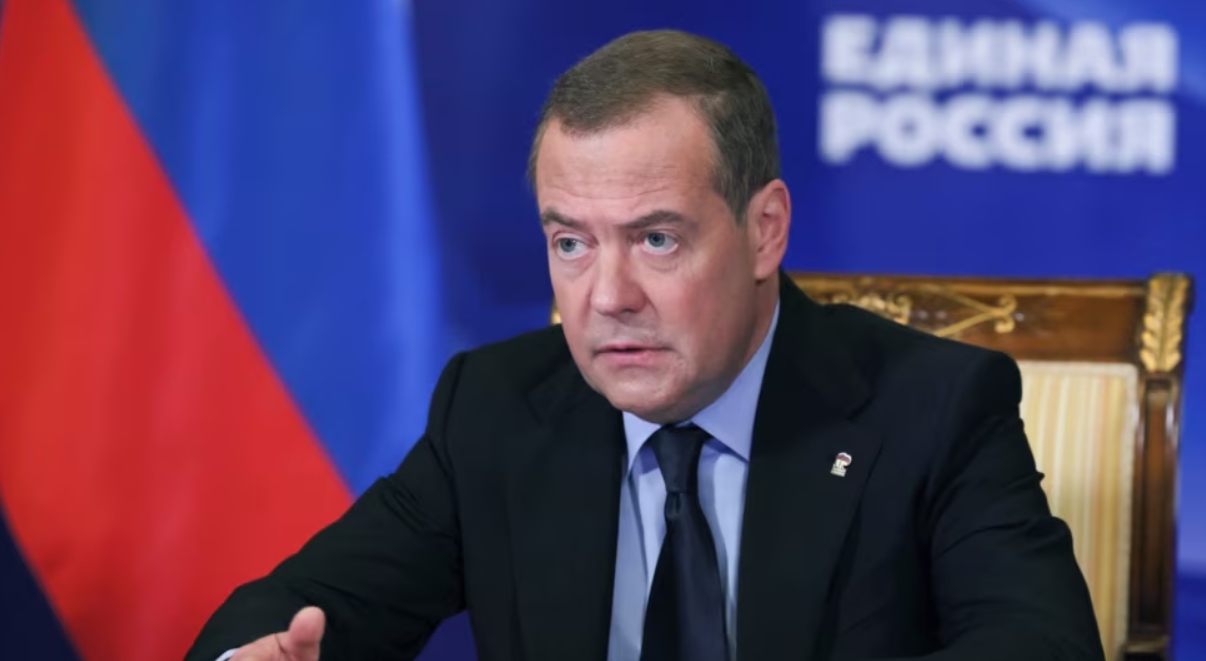 Медведев: Околу 200.000 луѓе годинава потпишаа договор за служба во армијата