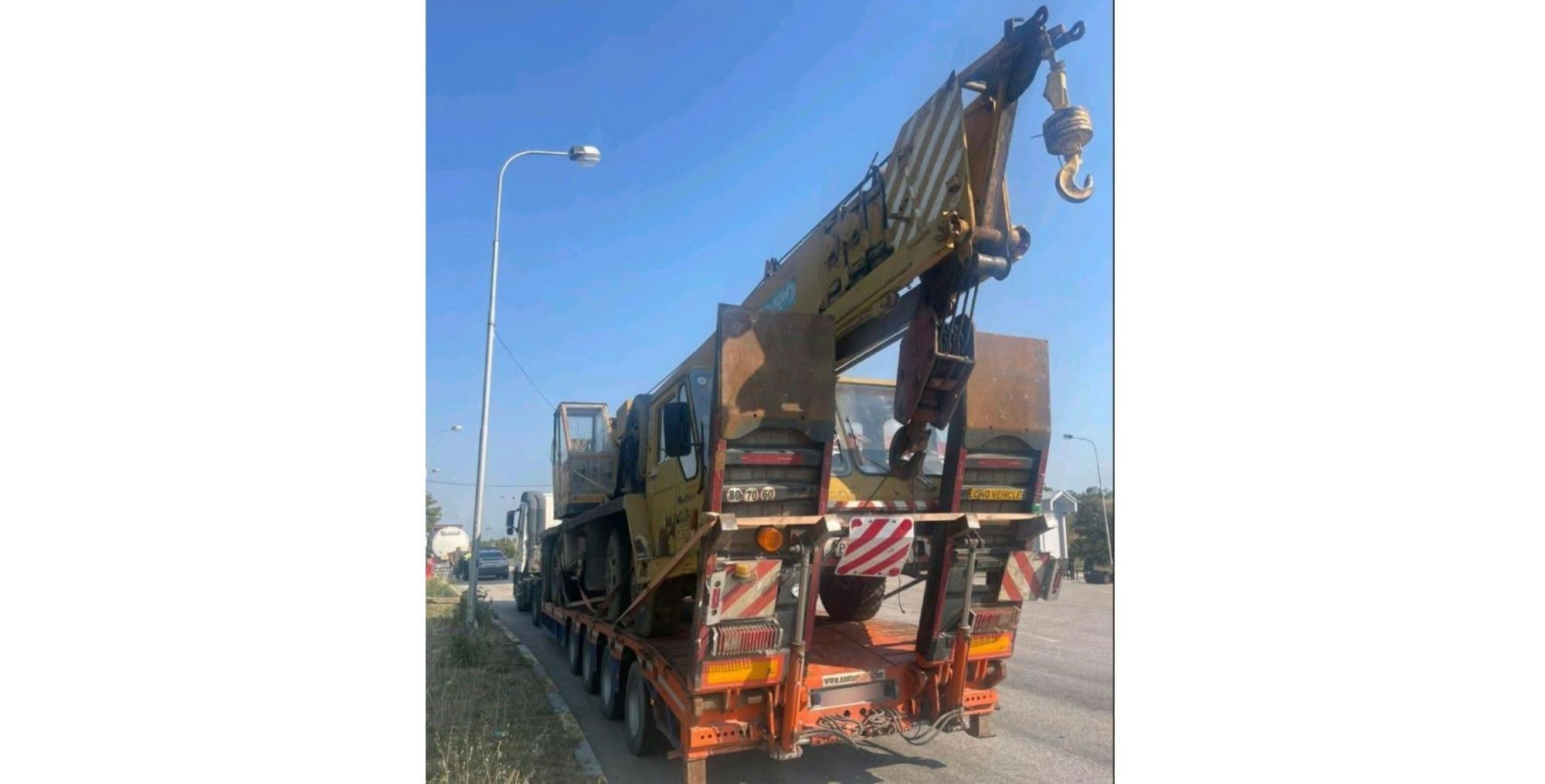 Со 1,81 промили алкохол во крвта превезувал дигалка на автопат, без одобрение