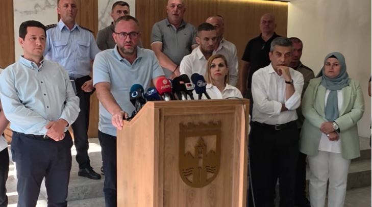 Тошковски: Одговорност ќе има за сите инволвирани во загадувањето на водата во Гостивар