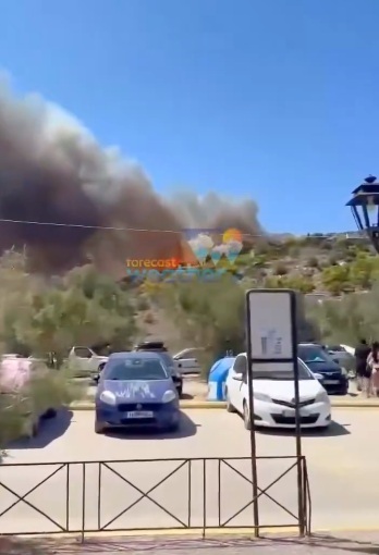 ВИДЕО: Две жртви во пожар на грчкиот остров Саламина, евакуирани стотици жители и туристи