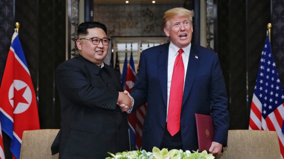Трамп: Ги намалуваме вежбите со Сеул, испраќаме лош сигнал до Ким Џонг Ун