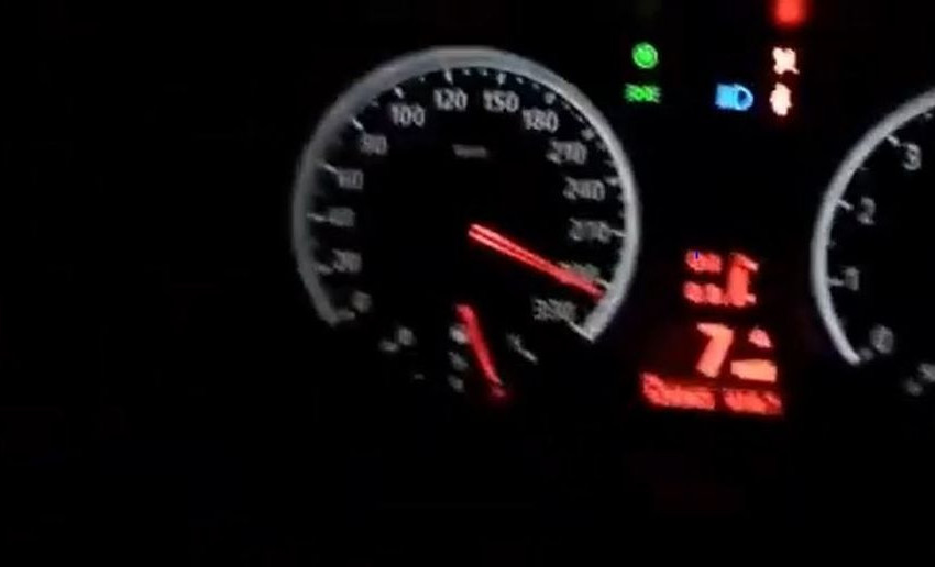 (ВИДЕО) На автопат во Грција вози со 310 км/ч, „лудувањето“ го објави на ТикТок