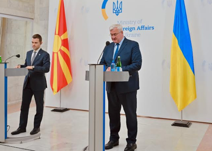 Муцунски: Стоиме со Украина, таа е суверена држава