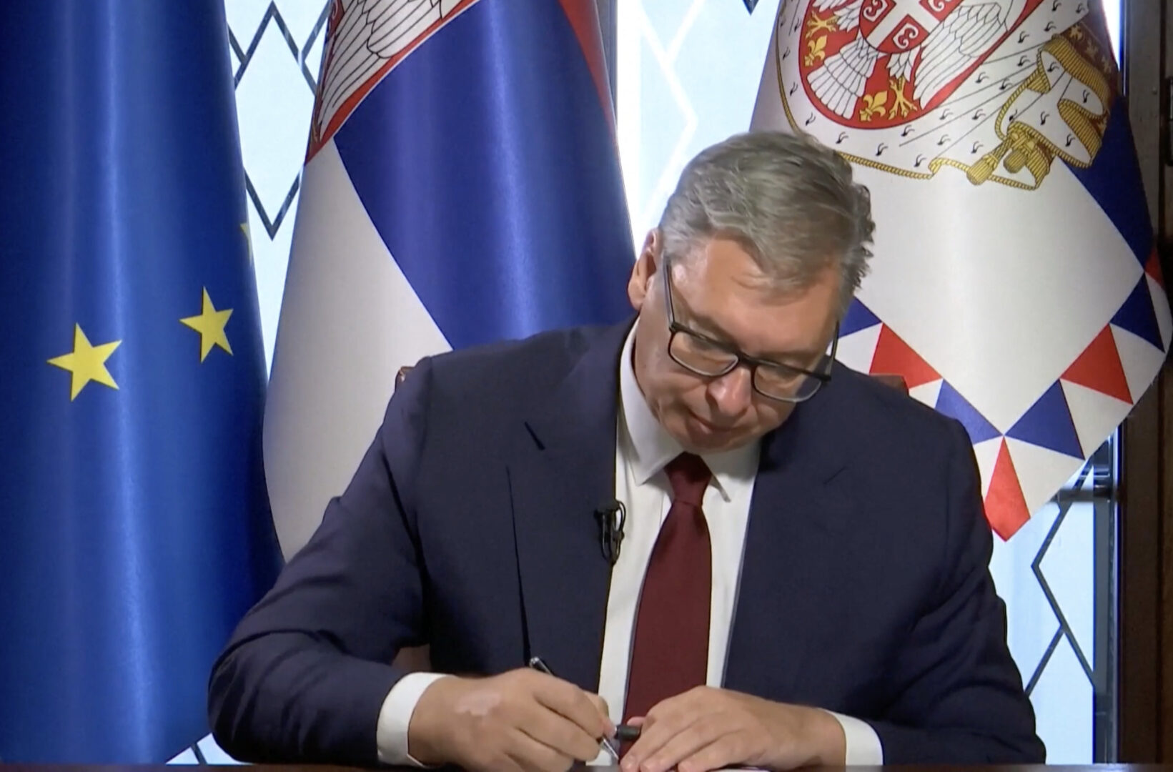 Распишани се изборите во Србија на 25 октомври