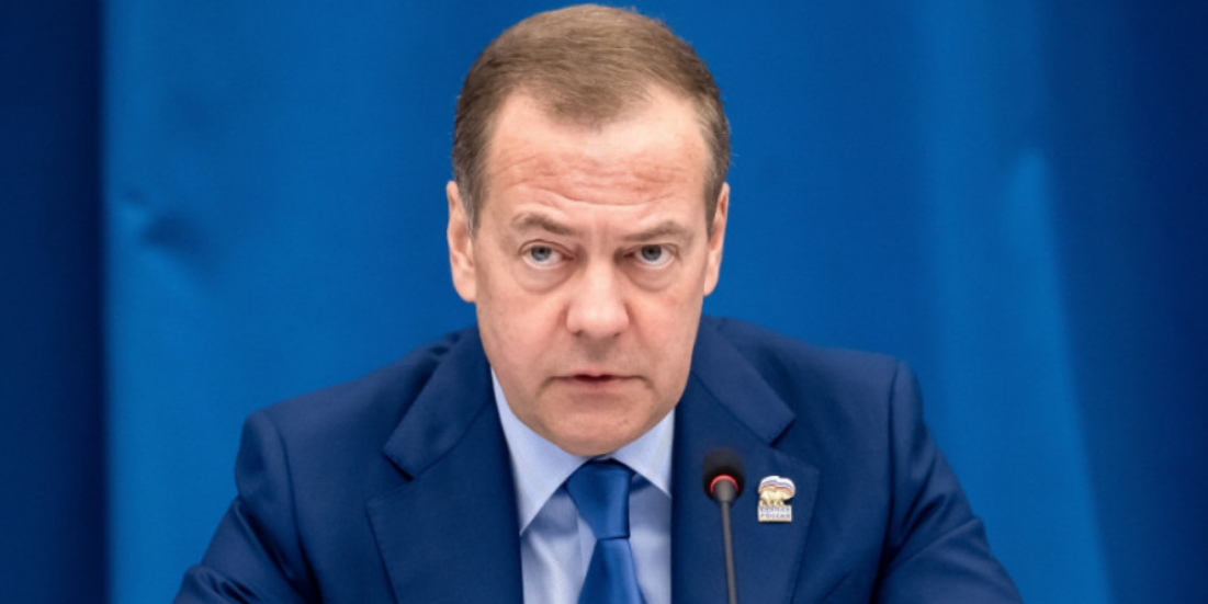 Медведев: Европа измислува руска закана за да го оправда финансирањето на Украина