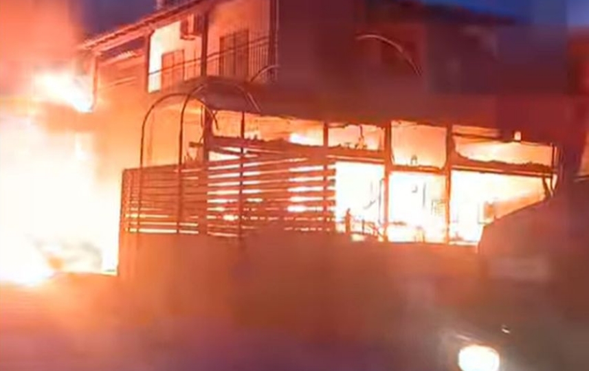 (ВИДЕО) Од пожар во кафуле изгоре трикатница во Грција