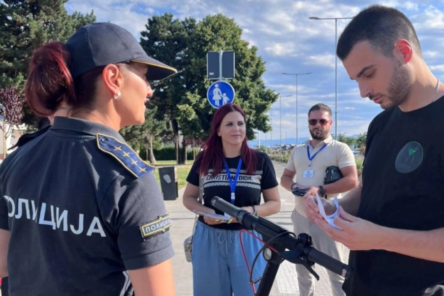 Битолската полиција за шест часа казни 77 возачи на мопеди и електрични тротинети