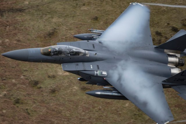 Воен авион се урна во американска воздушна база во Германија