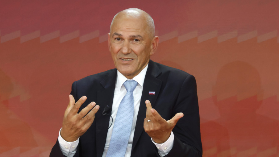 Јанша: „Нашето општество сè уште е подложно на пропаганда“