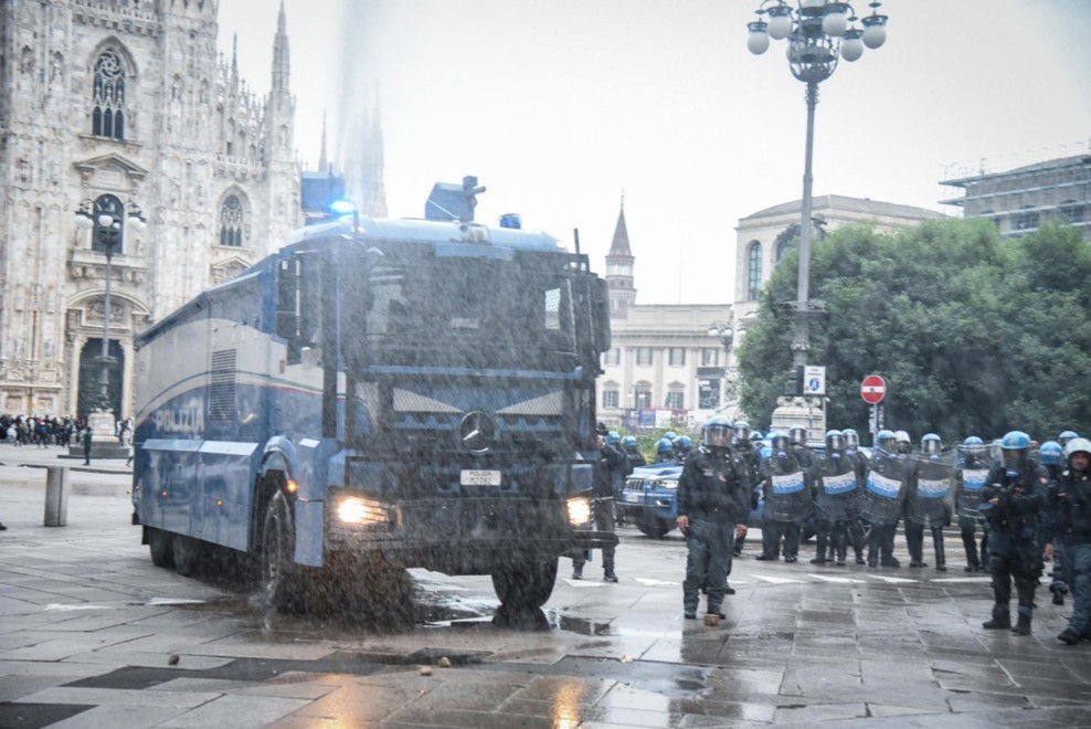 ВИДЕО: Мелони со војска го брани Милано од демонстрантите