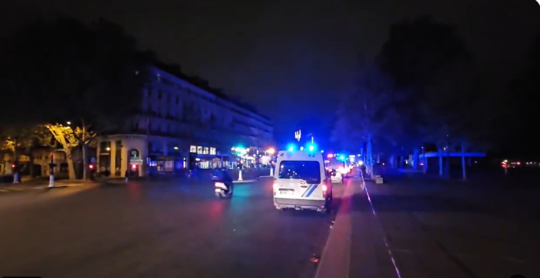 ВИДЕО: Полициски час во Париз и поголемите француски градови