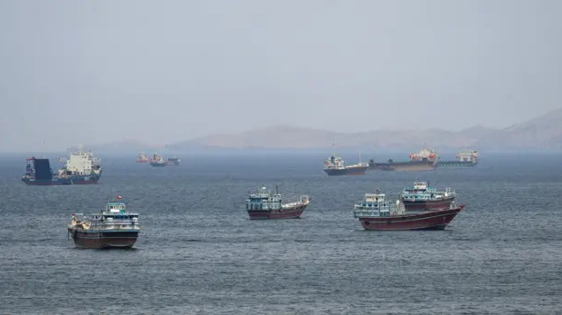 Американските сили уништија ирански брод во Оманскиот Залив